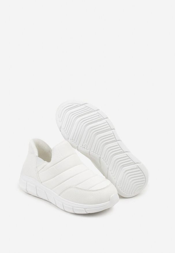Born2be - Białe Pikowane Sneakersy Śniegowce na Grubej Tłoczonej Platformie Verta. Okazja: na co dzień. Kolor: biały. Materiał: jeans. Obcas: na platformie