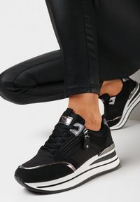Born2be - Czarne Sneakersy na Platformie z Brokatowymi Akcentami Stelavia. Wysokość cholewki: przed kostkę. Kolor: czarny. Szerokość cholewki: normalna. Obcas: na platformie #1