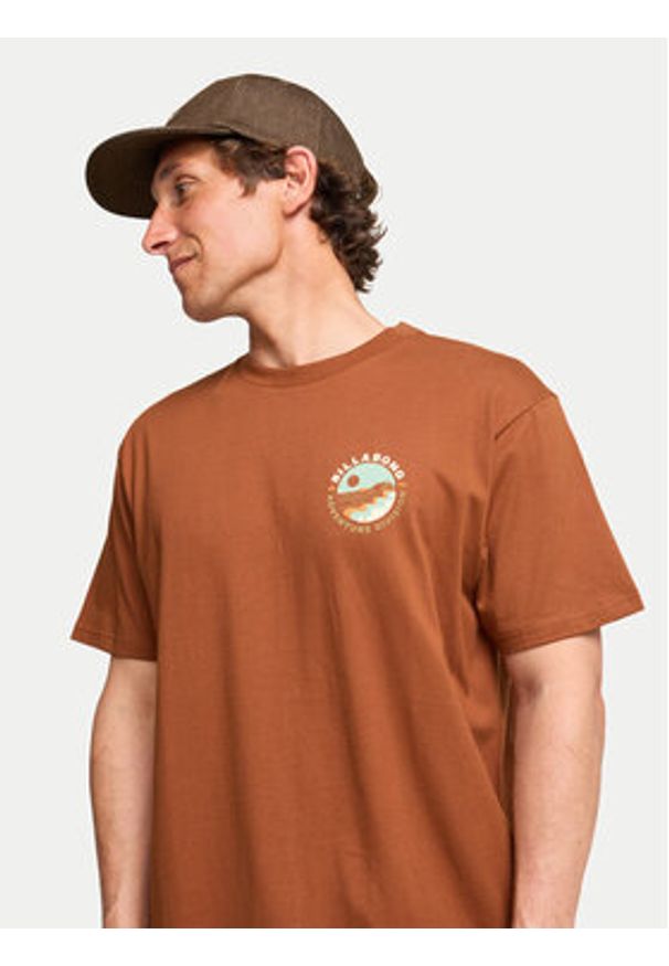 Billabong T-Shirt Rockies EBYZT00380 Brązowy Regular Fit. Kolor: brązowy. Materiał: bawełna