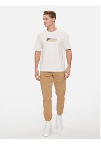 Calvin Klein T-Shirt Layered Gel Logo K10K111845 Biały Regular Fit. Kolor: biały. Materiał: bawełna