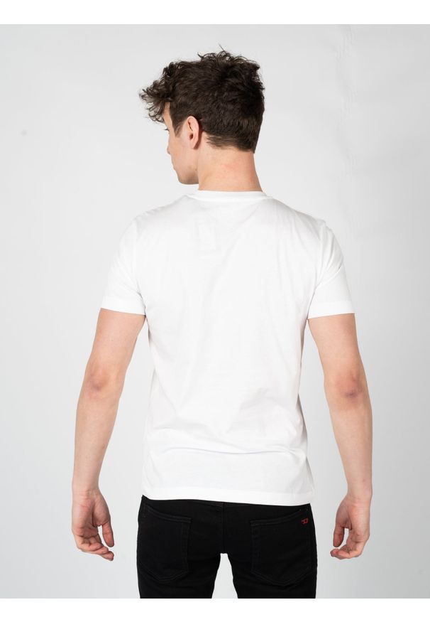Diesel T-Shirt "T-Diegor" | A03848-0GRAI-100 | Mężczyzna | Biały. Okazja: na co dzień. Kolor: biały. Materiał: bawełna. Wzór: nadruk. Styl: casual