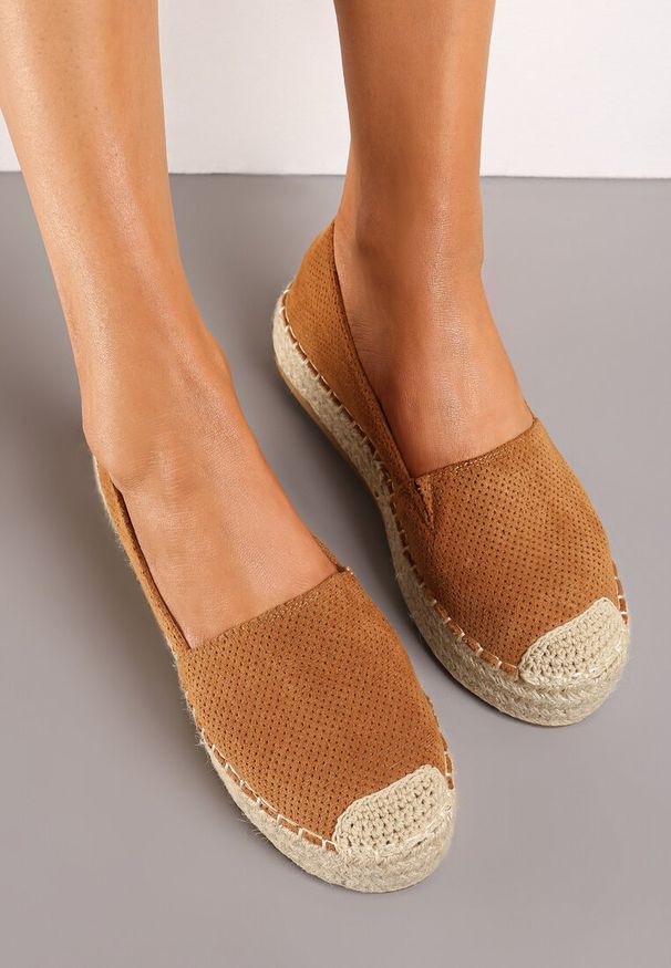 Renee - Brązowe Casualowe Espadryle na Grubej Podeszwie Ozdobionej Plecionką Honorelle. Okazja: na co dzień. Kolor: brązowy. Materiał: len, jeans. Wzór: aplikacja. Sezon: lato, wiosna. Styl: casual