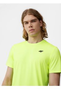 4f - Koszulka treningowa szybkoschnąca męska. Kolor: zielony. Materiał: dzianina, włókno, skóra. Sport: fitness
