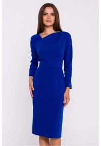 Stylove - Elegancka sukienka ołówkowa z asymetrycznym dekoltem chaber. Typ sukienki: ołówkowe, asymetryczne. Styl: elegancki #1