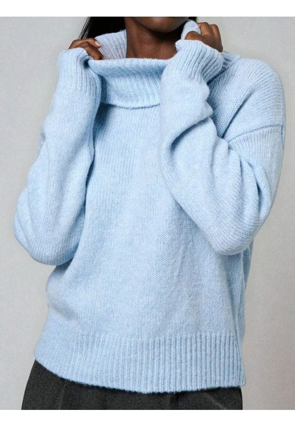 Sinsay - Klasyczny golf z domieszką wełny - niebieski. Typ kołnierza: golf. Kolor: niebieski. Materiał: wełna. Styl: klasyczny