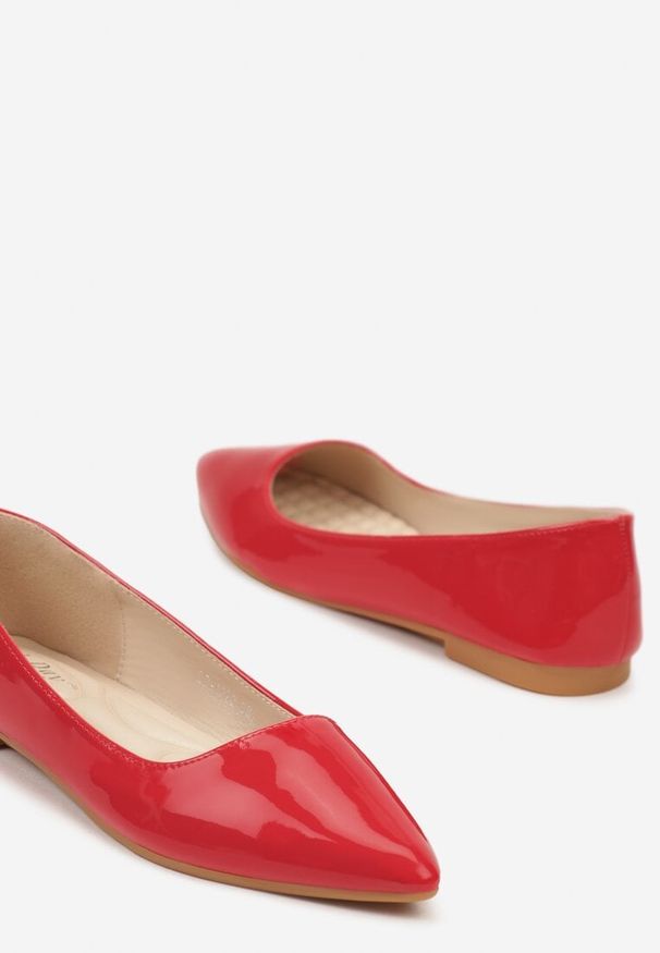 Renee - Czerwone Balerinki na Płaskiej Podeszwie w Klasycznym Stylu Elithra. Kolor: czerwony. Materiał: jeans. Sezon: wiosna. Obcas: na płaskiej podeszwie. Styl: klasyczny