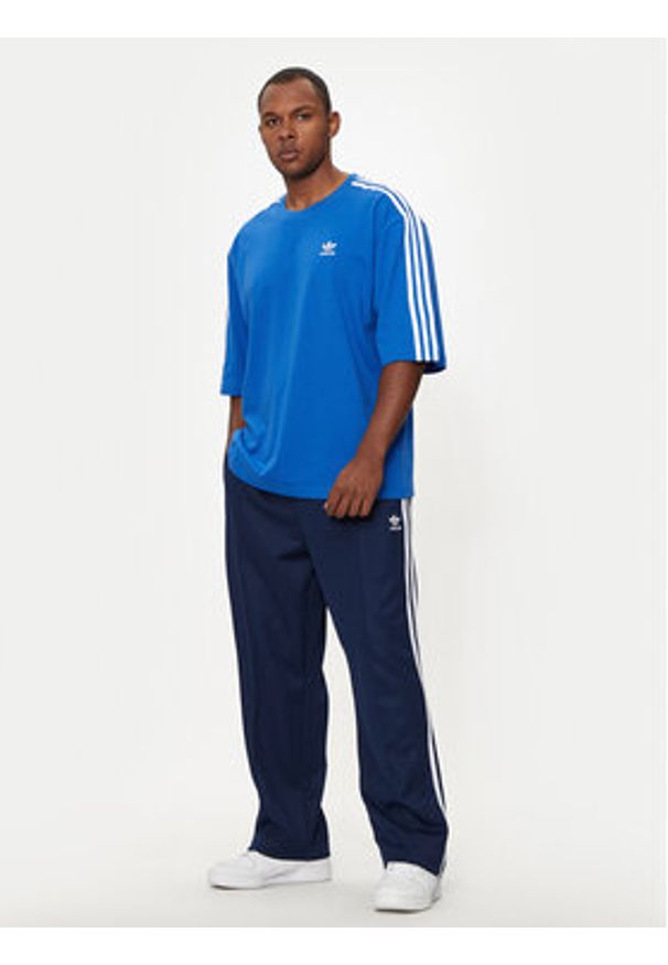Adidas - adidas T-Shirt adicolor IZ2481 Niebieski Oversize. Kolor: niebieski. Materiał: bawełna