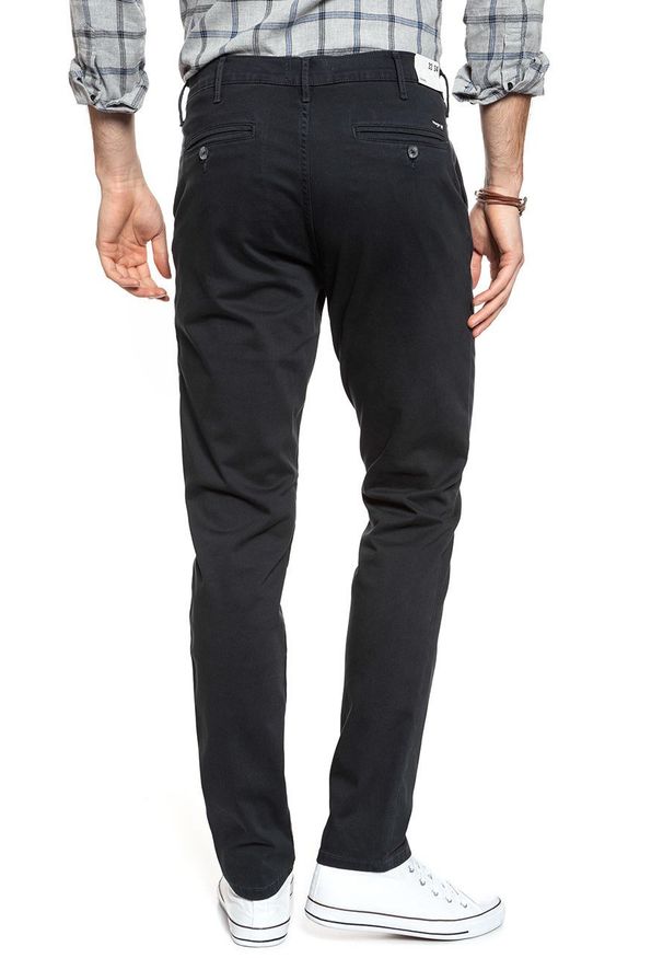 Wrangler - WRANGLER SPODNIE MĘSKIE CHINO DARK NAVY W16LA1XAE 112127300. Materiał: materiał