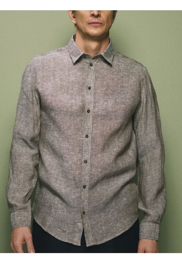 Reserved - Lniana koszula slim fit - brązowy. Kolor: brązowy. Materiał: len