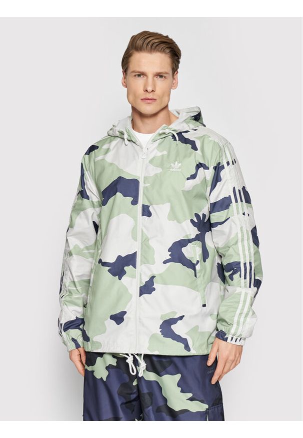 Adidas - Kurtka przejściowa adidas. Kolor: zielony. Materiał: syntetyk