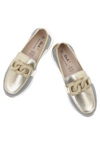 Złote Półbuty S.Barski Eleganckie Wsuwane Obuwie Damskie. Okazja: na co dzień. Zapięcie: bez zapięcia. Kolor: biały. Szerokość cholewki: normalna. Styl: elegancki #4