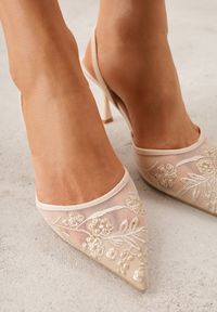 Renee - Beżowe Transparentne Sandały na Szpilce Ozdobione Koronką Thetune. Okazja: na randkę. Kolor: beżowy. Materiał: koronka. Wzór: aplikacja, koronka. Obcas: na szpilce #2