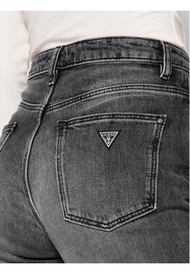 Guess Jeansy W2YA21 D4QD2 Szary Mom Fit. Kolor: szary