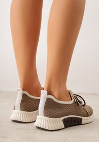 Born2be - Jasnobrązowe Sneakersy z Podwójnym Sznurowaniem Dorielle. Nosek buta: okrągły. Kolor: brązowy. Materiał: materiał. Obcas: na obcasie. Wysokość obcasa: niski #2