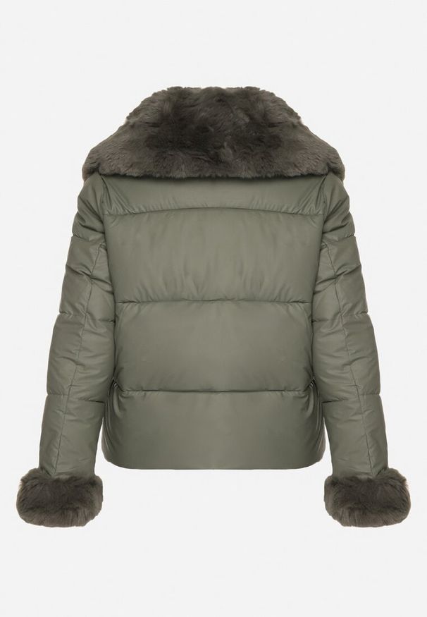 Born2be - Zielona Pikowana Kurtka z Szerokim Kołnierzem z Futerkiem Galerra. Okazja: na spacer, na co dzień. Kolor: zielony. Materiał: futro. Sezon: zima. Styl: casual, elegancki