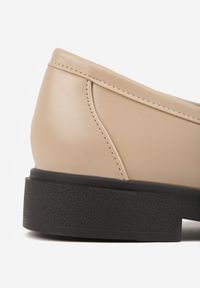 Renee - Beżowe Mokasyny na Płaskiej Podeszwie Ozdobione Klamrą Relabra. Okazja: na co dzień, do pracy. Zapięcie: klamry. Kolor: beżowy. Materiał: jeans. Wzór: aplikacja. Obcas: na płaskiej podeszwie. Styl: casual, elegancki #3