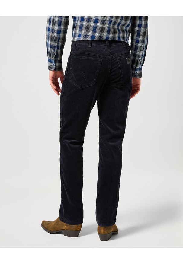 Wrangler - WRANGLER TEXAS MĘSKIE SPODNIE SZTRUKSOWE BLACK 112356789 W121016329