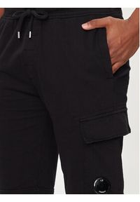 C.P. Company Szorty sportowe 18CMSB101A110044G Czarny Regular Fit. Kolor: czarny. Materiał: bawełna. Styl: sportowy #3