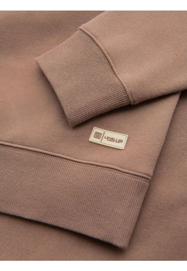 Ombre Clothing - Klasyczna dresowa bluza unisex z okrągłym dekoltem – brązowa V16 OU-SNBC-0104 - XL/XXL. Kolor: brązowy. Materiał: dresówka. Wzór: aplikacja. Styl: klasyczny
