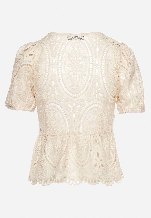 Born2be - Jasnobeżowa Bluzka Koronkowa z Ozdobnymi Guzikami Ursalinne. Kolor: beżowy. Materiał: koronka. Sezon: lato