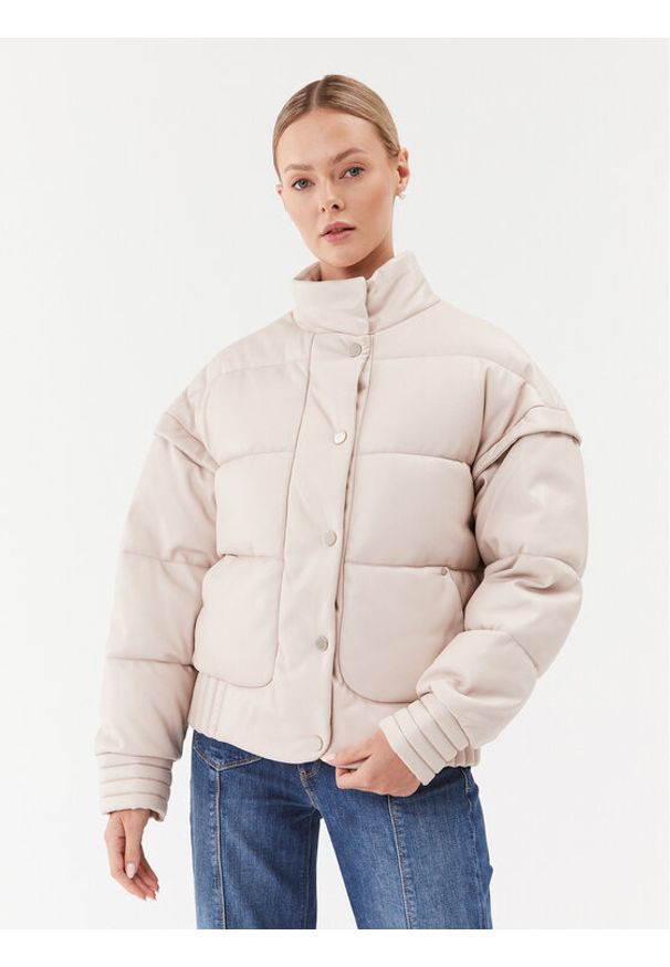 Guess Kurtka zimowa Ivana W3BL12 WFSP0 Beżowy Regular Fit. Kolor: beżowy. Materiał: skóra. Sezon: zima