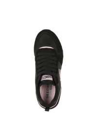 skechers - Buty do chodzenia damskie Skechers OG 85 Step N Fly. Zapięcie: sznurówki. Kolor: czarny. Materiał: materiał, tkanina, syntetyk. Szerokość cholewki: normalna. Sport: turystyka piesza
