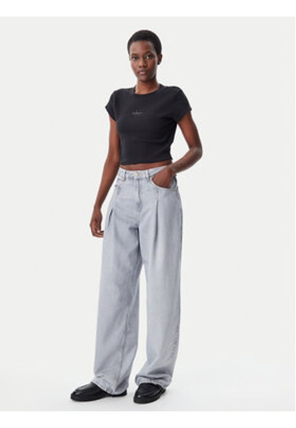 Calvin Klein Jeans T-Shirt LV047AB802 Czarny Regular Fit. Kolor: czarny. Materiał: bawełna