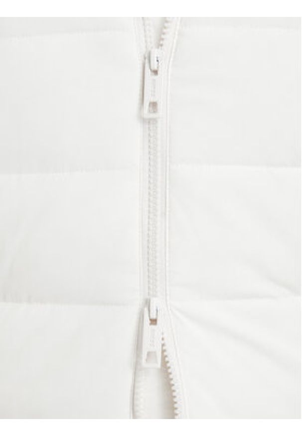 Guess Kurtka zimowa V4YL05 WF3X0 Kremowy Regular Fit. Kolor: kremowy. Materiał: syntetyk. Sezon: zima