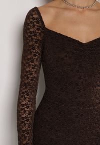 Born2be - Brązowa Koronkowa Sukienka o Dopasowanym Kroju z Kwadratowym Dekoltem Tiwedesa. Okazja: na imprezę. Typ kołnierza: dekolt kwadratowy. Kolor: brązowy. Materiał: koronka. Styl: klasyczny, elegancki #6