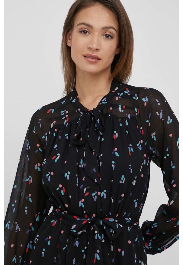 Emporio Armani sukienka kolor czarny maxi rozkloszowana. Kolor: czarny. Materiał: tkanina. Długość rękawa: długi rękaw. Typ sukienki: rozkloszowane. Długość: maxi