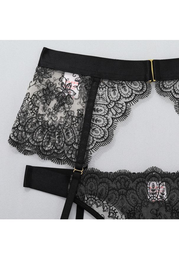 Intica - Zestaw bielizny koronkowej z regulowanymi ramiączkami Karrie. Kolor: czerwony. Materiał: koronka. Wzór: koronka