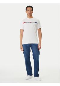 TOMMY HILFIGER - Tommy Hilfiger T-Shirt Brand Love MW0MW42368 Biały Regular Fit. Kolor: biały. Materiał: bawełna #3