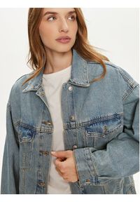 Gina Tricot Kurtka jeansowa 22124 Niebieski Loose Fit. Kolor: niebieski. Materiał: bawełna #5