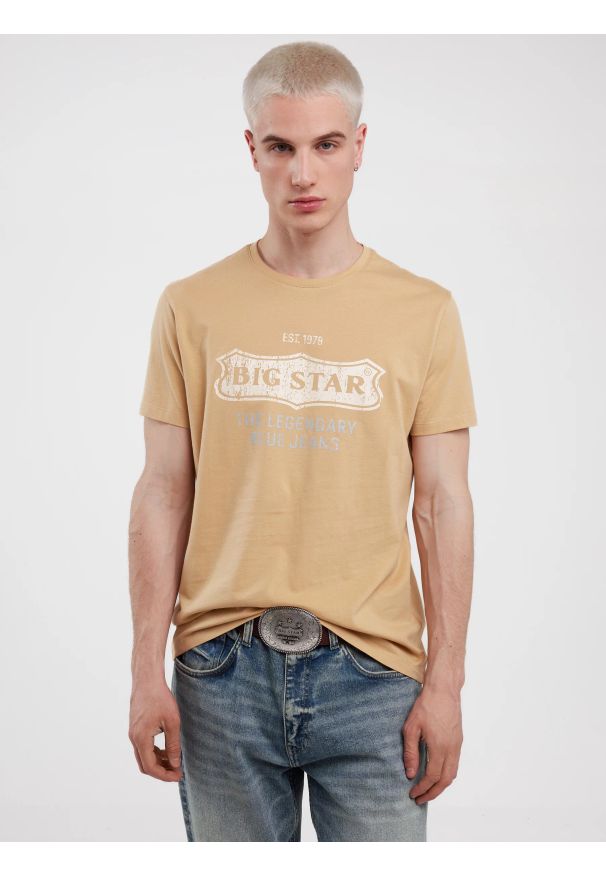 Big-Star - Koszulka męska z nadrukiem beżowa Millaner 805. Kolor: beżowy. Materiał: bawełna, jeans. Wzór: nadruk. Styl: klasyczny