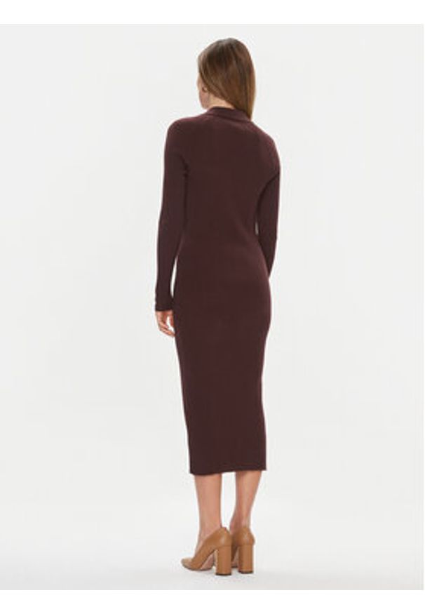 Calvin Klein Sukienka dzianinowa K20K206021 Bordowy Regular Fit. Kolor: czerwony. Materiał: bawełna, syntetyk