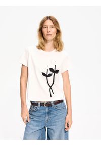 Reserved - T-shirt z ozdobną aplikacją - biały. Kolor: biały. Materiał: bawełna, dzianina. Wzór: aplikacja #1