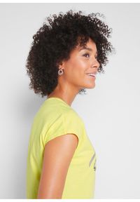 bonprix - Shirt z cekinami. Kolor: żółty. Wzór: napisy #3