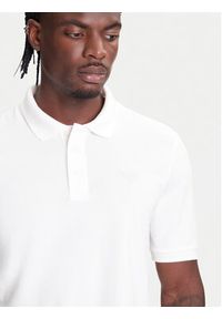 Guess Polo Z5YP02 K9WF1 Biały Regular Fit. Typ kołnierza: polo. Kolor: biały. Materiał: bawełna