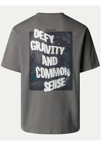 The North Face T-Shirt Heritage NF0A8C3Q Szary Relaxed Fit. Kolor: szary. Materiał: bawełna