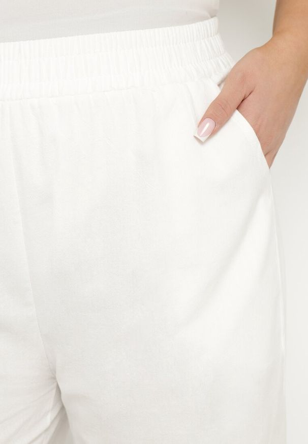 Born2be - Białe Klasyczne Spodnie Bawełniane z Gumką w Pasie Olozi. Okazja: na co dzień. Kolekcja: plus size. Kolor: biały. Materiał: bawełna. Styl: klasyczny