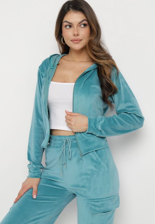 Born2be - Niebieski Welurowy Komplet Dresowy Bluza z Kapturem i Szerokie Spodnie Anirle. Kolor: niebieski. Materiał: dresówka, welur