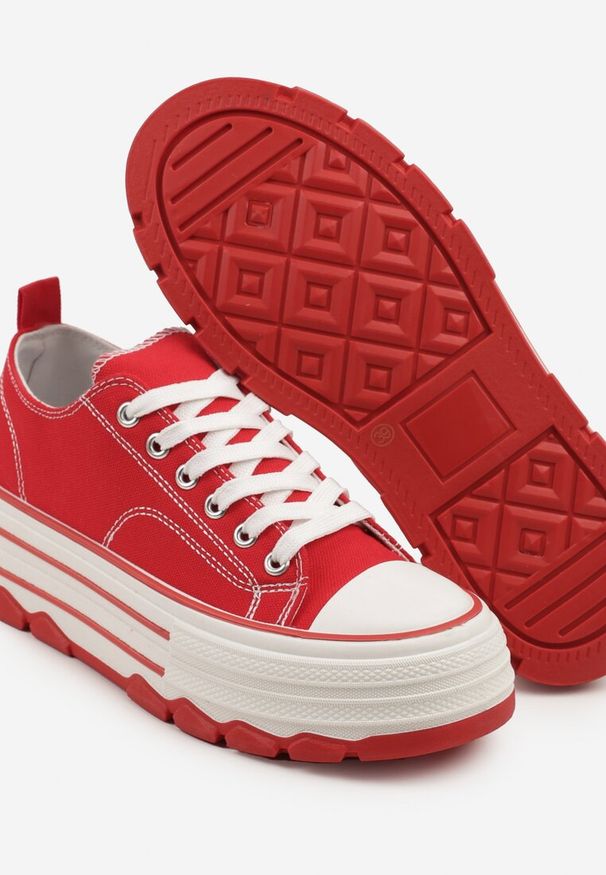Born2be - Czerwone Trampki na Grubej Podeszwie pod Kostkę Adsoria. Okazja: na co dzień. Zapięcie: sznurówki. Kolor: czerwony. Materiał: jeans. Styl: klasyczny, casual