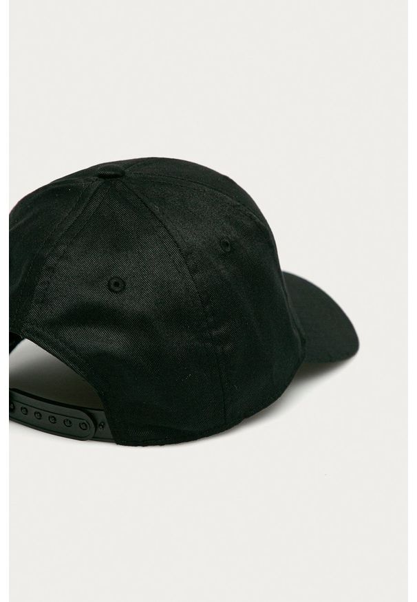 Quiksilver Czapka dziecięca kolor czarny z aplikacją. Kolor: czarny. Wzór: aplikacja