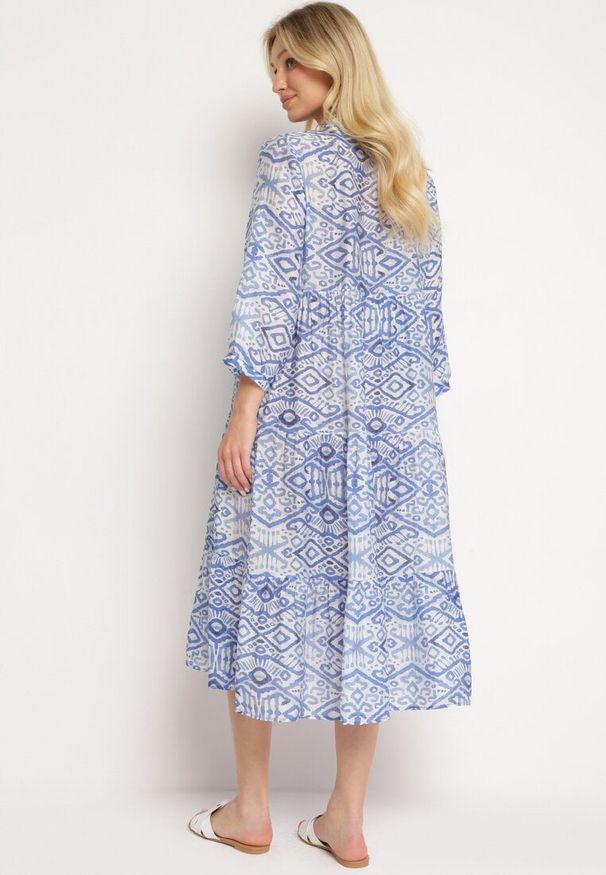Born2be - Niebieska Rozkloszowana Sukienka w Stylu Boho Wiązana przy Dekolcie z Falbankami Dimasia. Okazja: na spacer. Typ kołnierza: kołnierz z falbankami. Kolor: niebieski. Materiał: materiał. Styl: boho