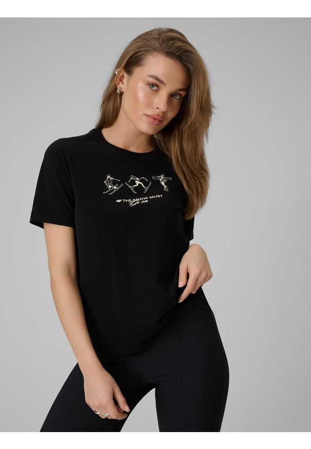 4f - 4F T-shirt regular z nadrukiem damski - czarna S. Okazja: na co dzień. Kolor: czarny. Materiał: dzianina, bawełna, materiał, elastan. Długość rękawa: krótki rękaw. Długość: krótkie. Wzór: nadruk. Styl: casual
