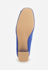 Born2be - Niebieskie Czółenka Vices na Obcasie ze Skórzaną Wkładką z Cyrkoniami Fonarieth. Okazja: na co dzień, do pracy. Zapięcie: bez zapięcia. Kolor: niebieski. Wzór: aplikacja. Materiał: skóra. Sezon: wiosna, lato. Obcas: na obcasie. Styl: casual, klasyczny, elegancki. Wysokość obcasa: średni #7