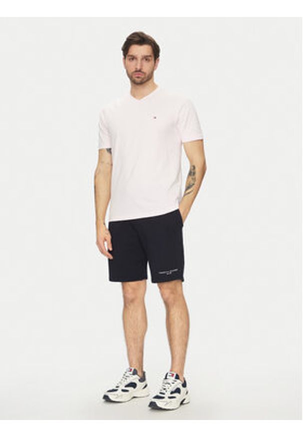 TOMMY HILFIGER - Tommy Hilfiger Szorty sportowe Small Logo MW0MW38698 Granatowy Regular Fit. Kolor: niebieski. Materiał: bawełna. Styl: sportowy