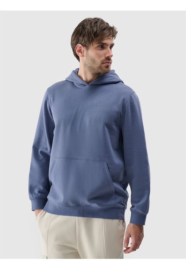 4f - 4F Bluza dresowa nierozpinana z kapturem męska - niebieska L. Okazja: na co dzień. Typ kołnierza: kaptur. Kolor: niebieski. Materiał: dresówka. Wzór: gładki, nadruk, ze splotem. Styl: casual, sportowy