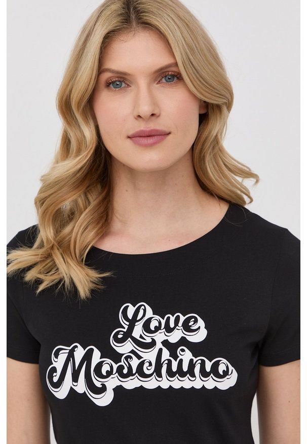Love Moschino sukienka bawełniana kolor czarny mini prosta. Okazja: na co dzień. Kolor: czarny. Materiał: bawełna. Długość rękawa: krótki rękaw. Wzór: nadruk. Typ sukienki: proste. Styl: casual. Długość: mini