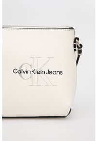 Calvin Klein Jeans torebka kolor beżowy. Kolor: beżowy. Rodzaj torebki: na ramię #4